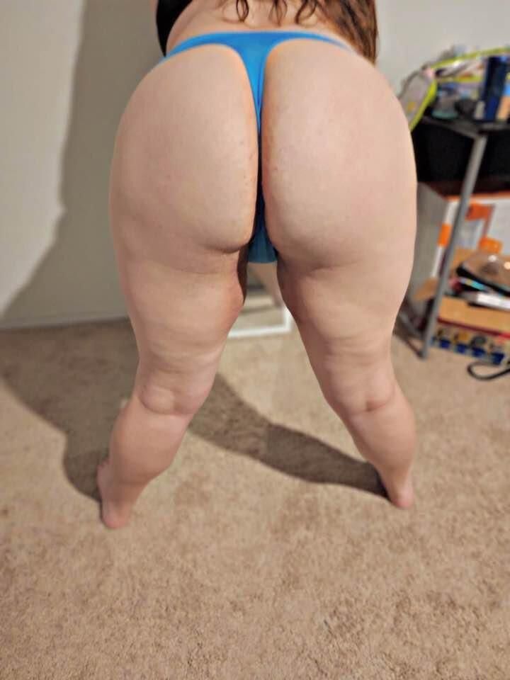 Pawgalert Big Ass Big Tits femme anale avec des lunettes mixtes Hot Shot