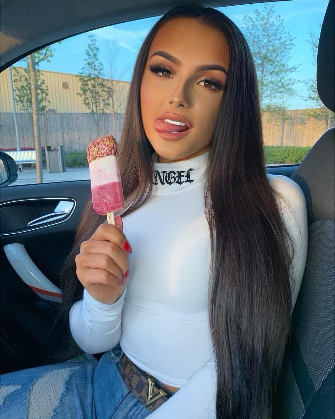 Chav Chav buckable hypersexualized