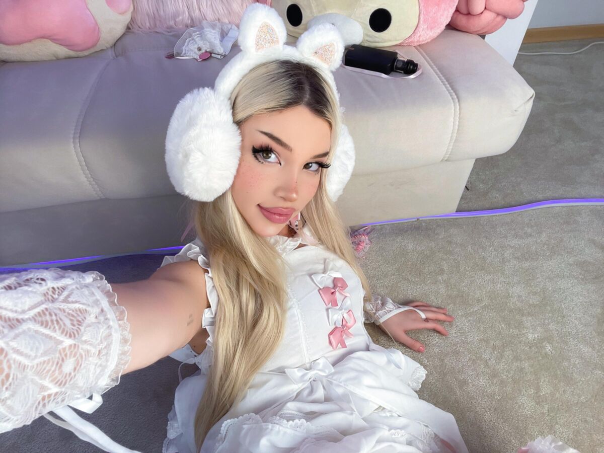 Alice Delish J'ai une licence pour être excitée ^ uwu ^