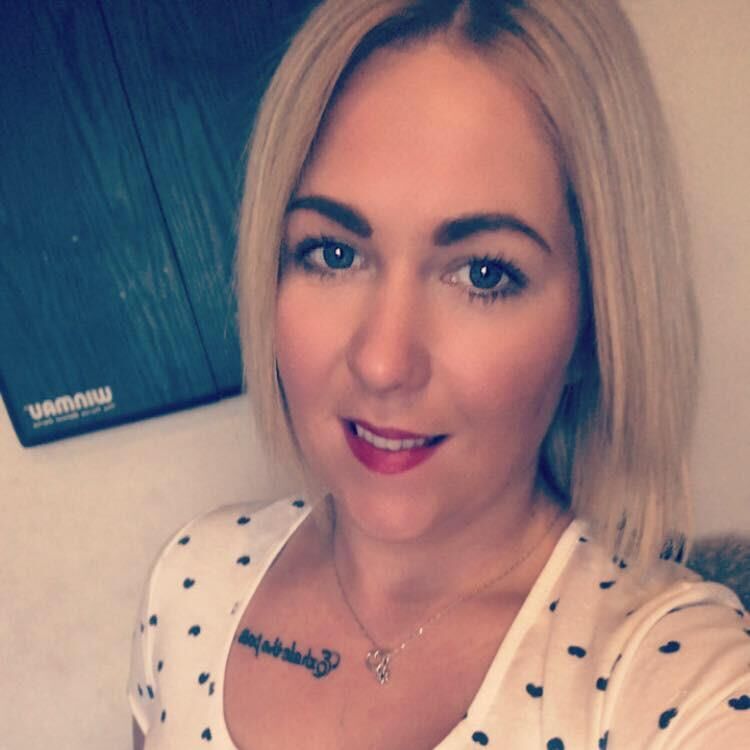 Blonde Yorkshire Raver quelque chose, non nu
