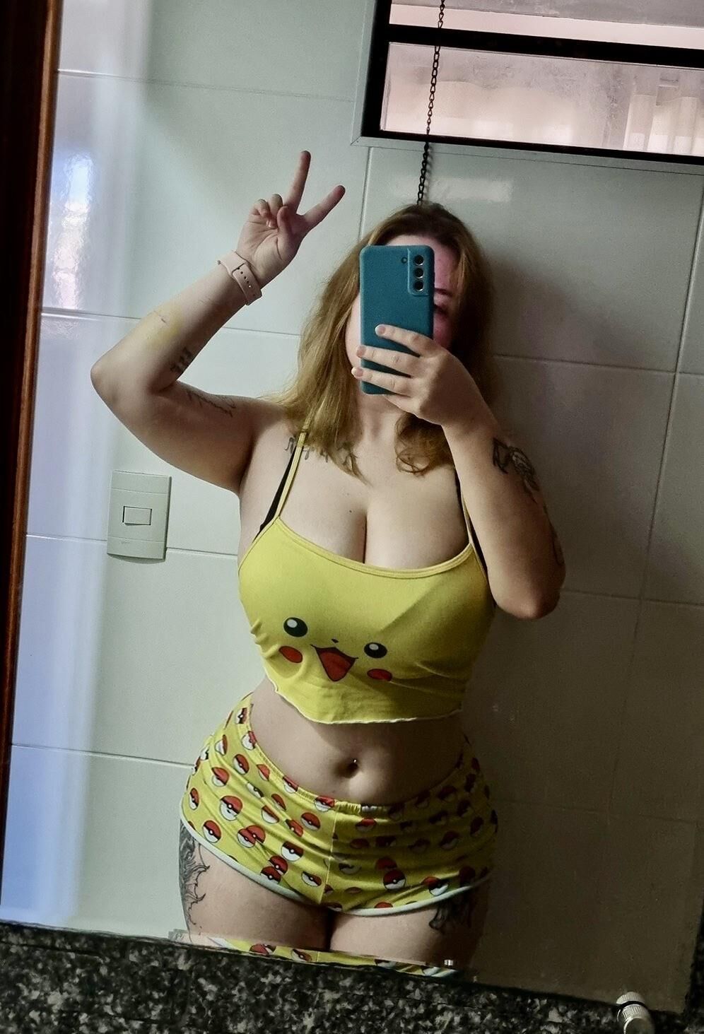 Kirara enormes tetas grandes culo amigo sexy sexy fotos calientes mixtas