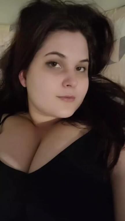 Pig BBW Slut Latina Julia Exponiendo su cuerpo gordo Guardar y compartir