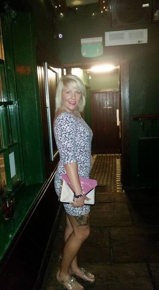 Blonde Yorkshire Raver quelque chose, non nu