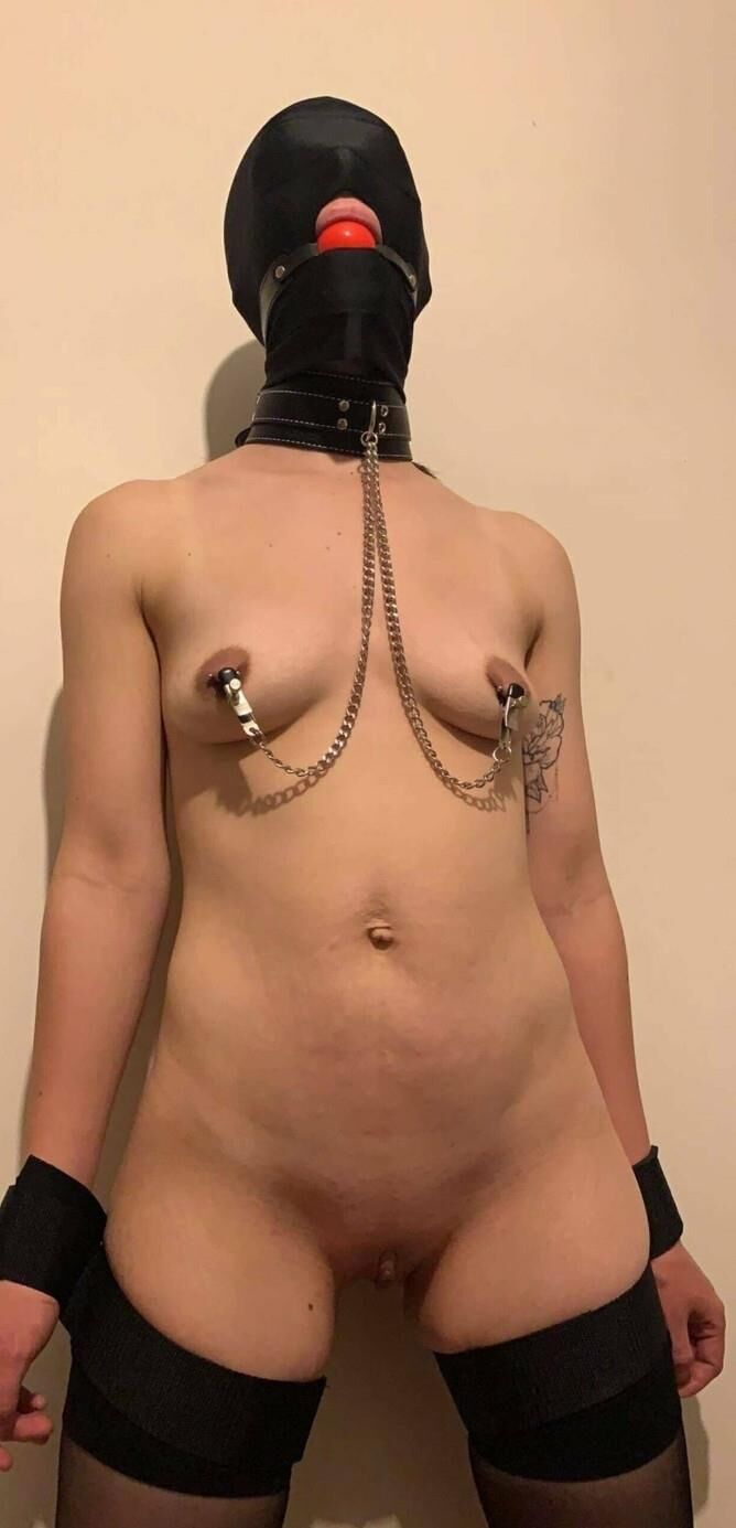 フード付き女