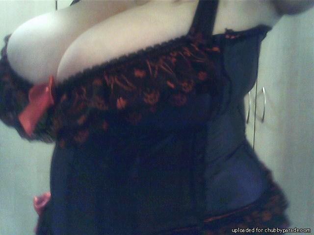 女性が理想的な男性の世界でどのように服を着るか。