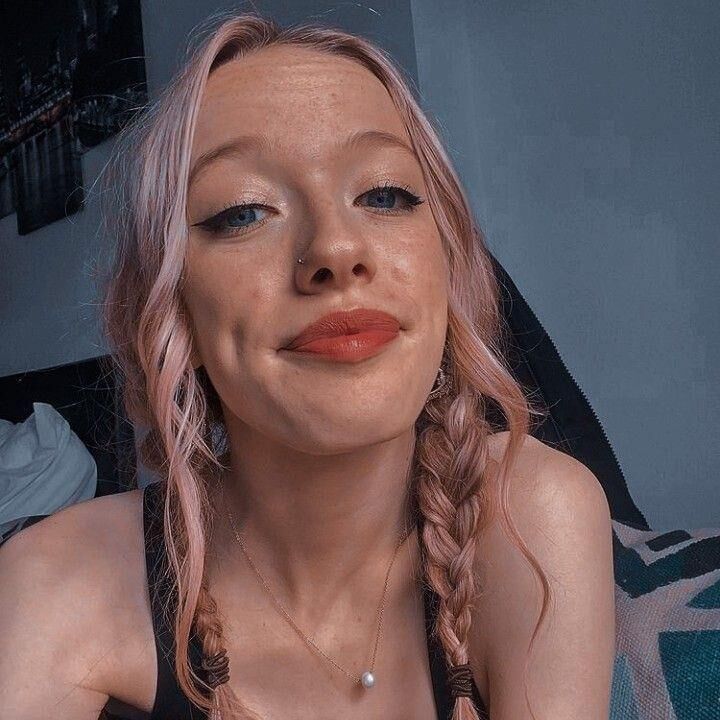 Amybeth McNulty