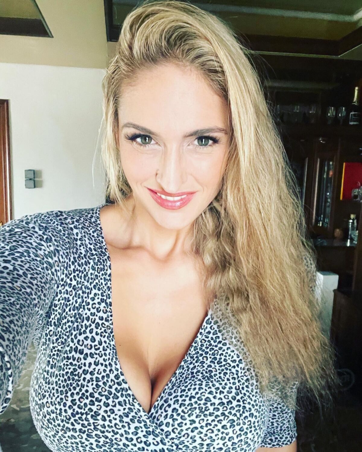 Esta mulher grega é digna de mulher madura?