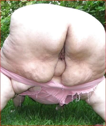 Gargantuan SSBBW задницы