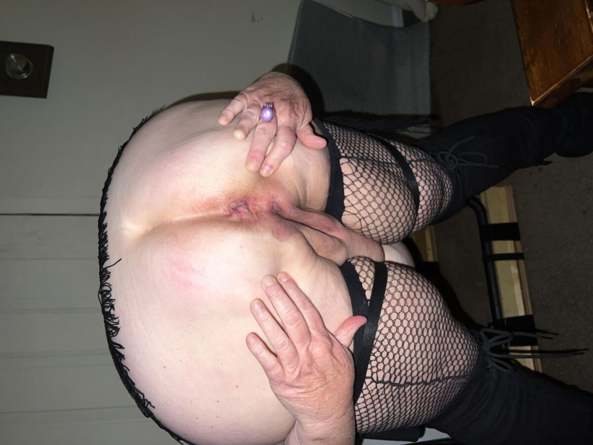 Más esposa de BBW extendiendo su Fat SSS