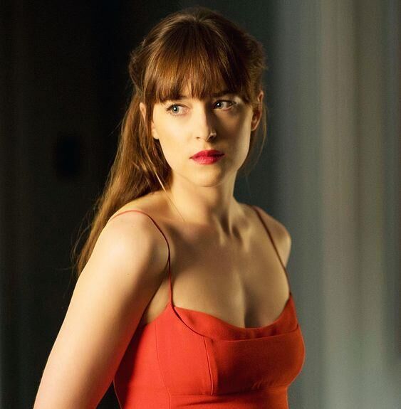 Dakota Johnson Perfect Girl Hair