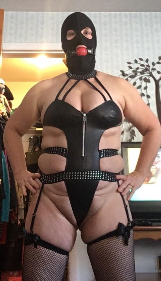 フード付き女