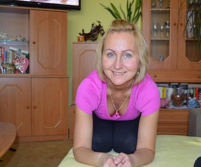 Блондинки одеты, но сексуальные