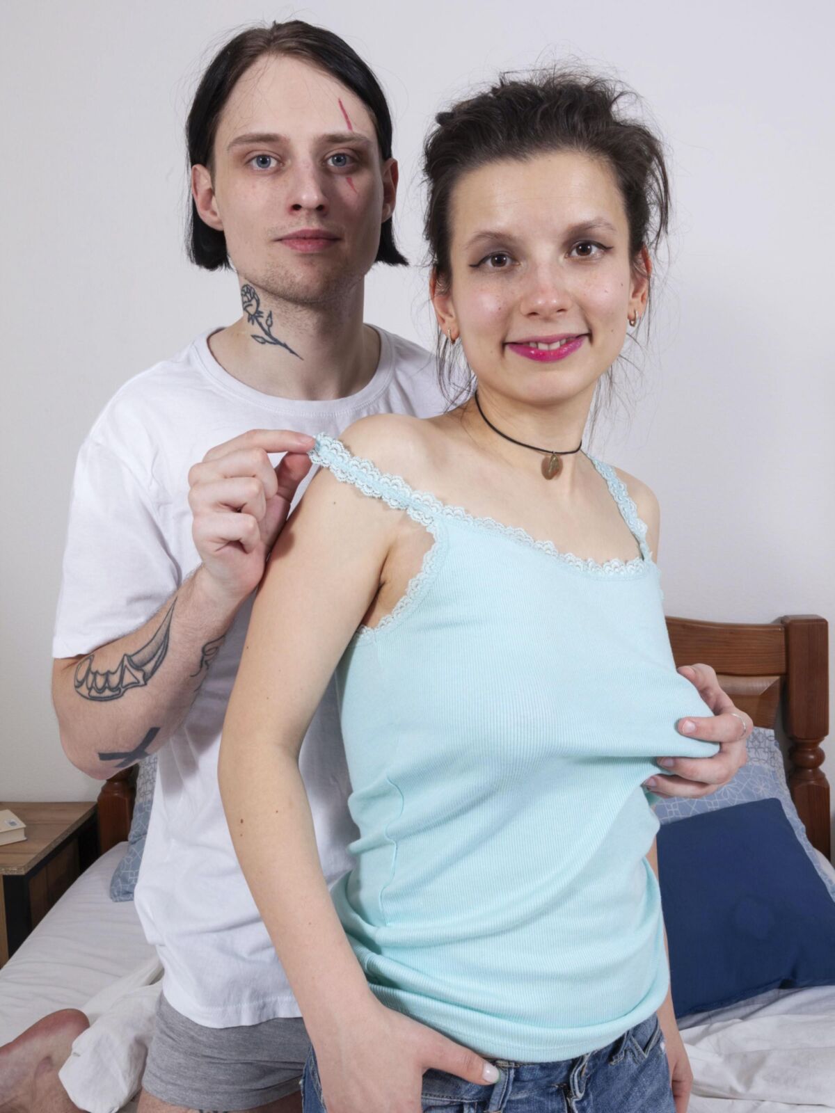 Tais Step Brother растут ее волосатую киску