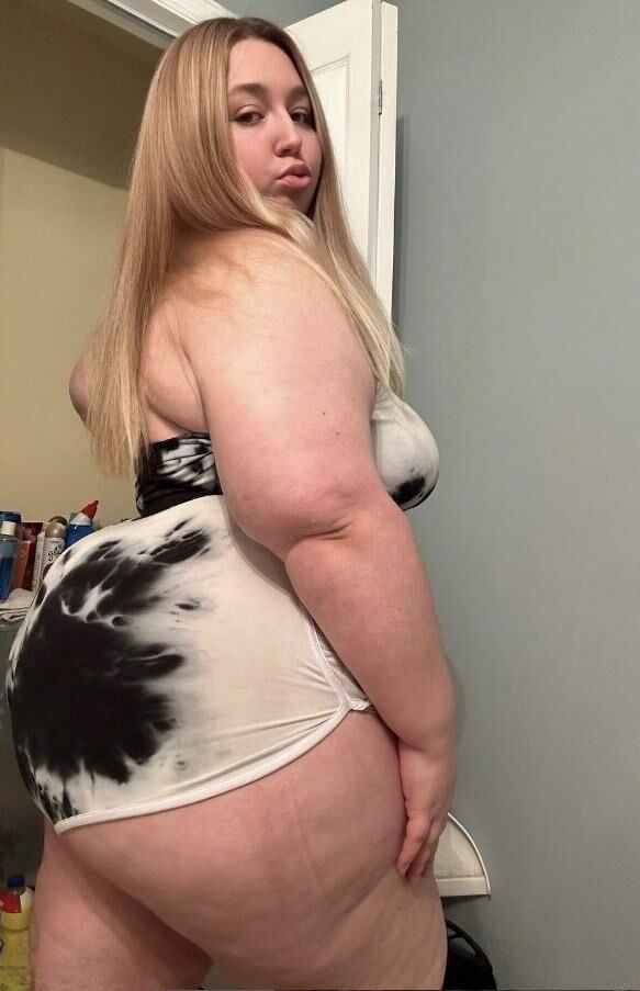 Tiara Big Butt Big Boobs Blonde BBW Girl Mixed Hot Photos