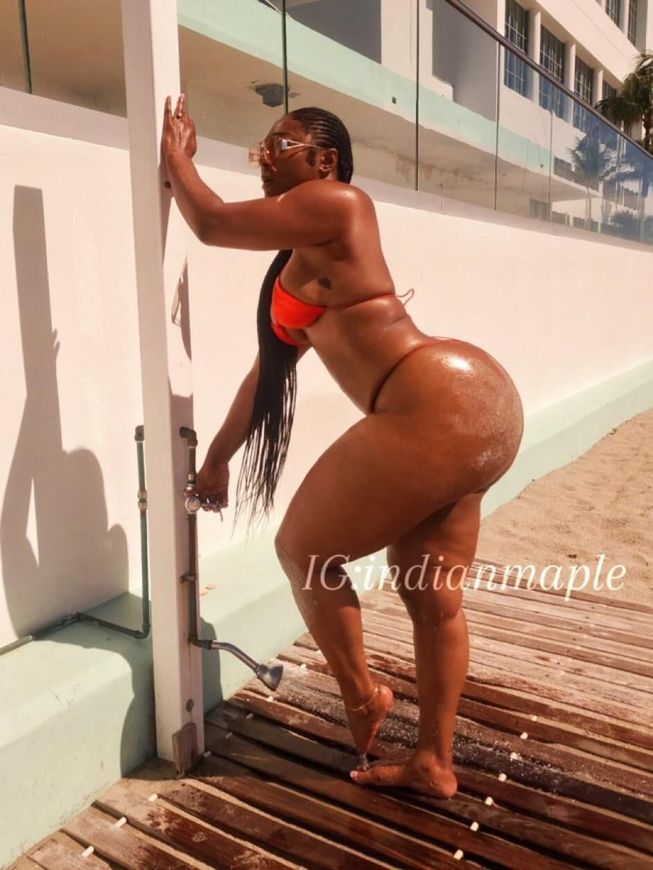 IndianMaple(Roxy Reynolds Jr) 