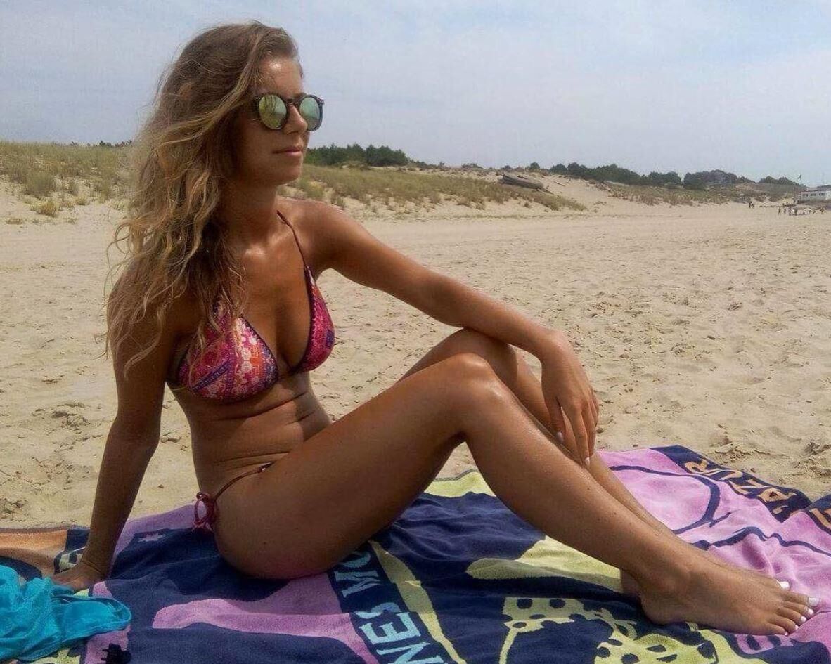 Voyeur Spy Oops Bikini Swimsuit Downblouse Nipslip Feet