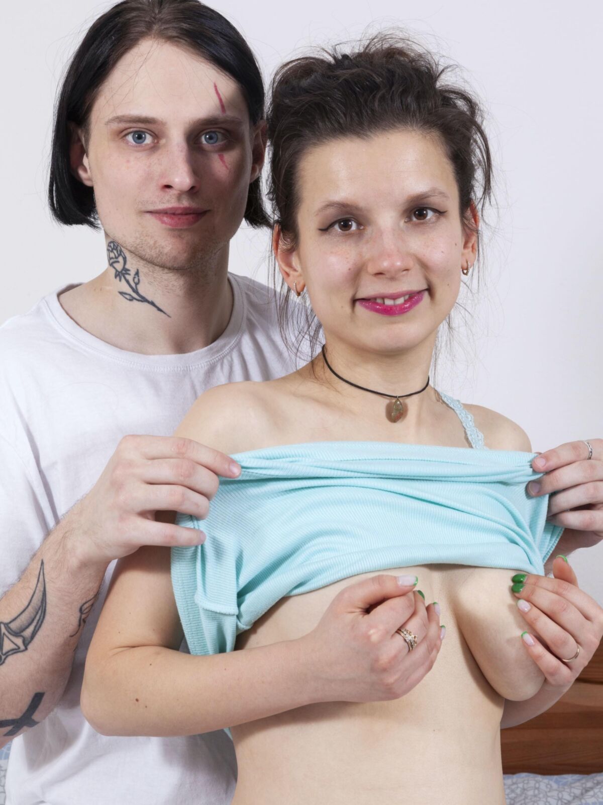 Tais Step Brother растут ее волосатую киску