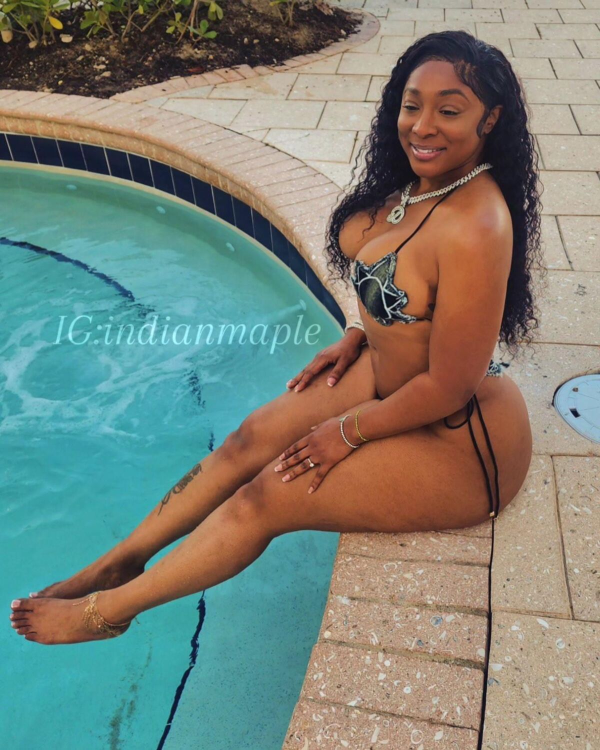 IndianMaple(Roxy Reynolds Jr) 