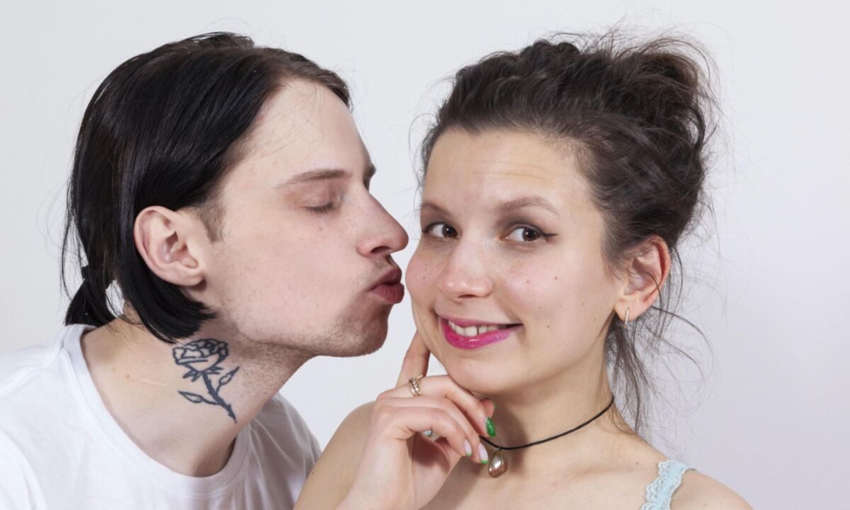 Tais Step Brother растут ее волосатую киску