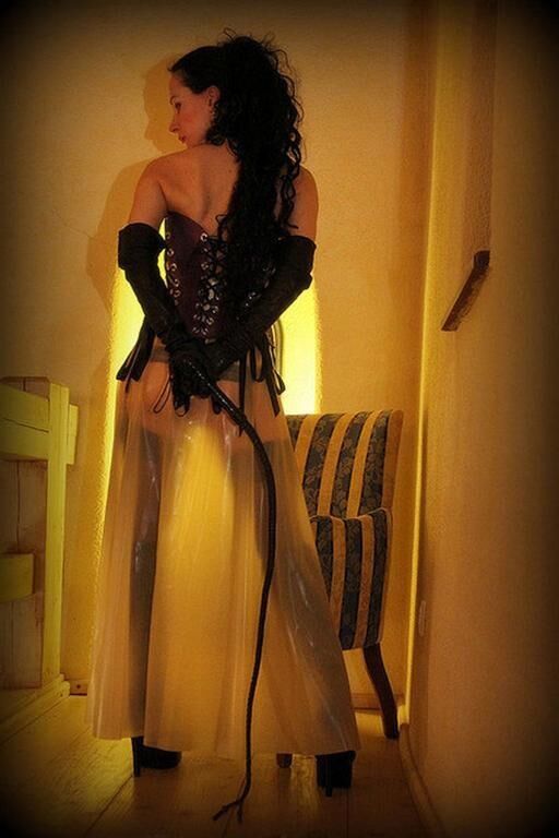 Baronin Euro Fetisch Dominatrix Domina reifen