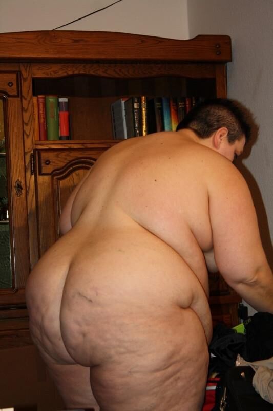 Housewife de SSBBW Fat and Pretty German en lencería