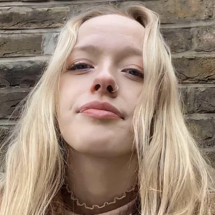Amybeth McNulty