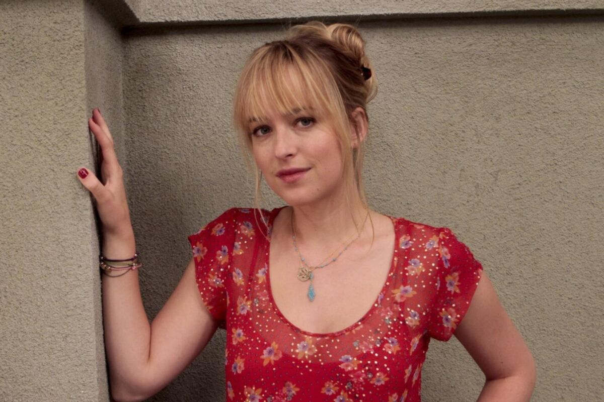 Dakota Johnson Perfect Girl Hair