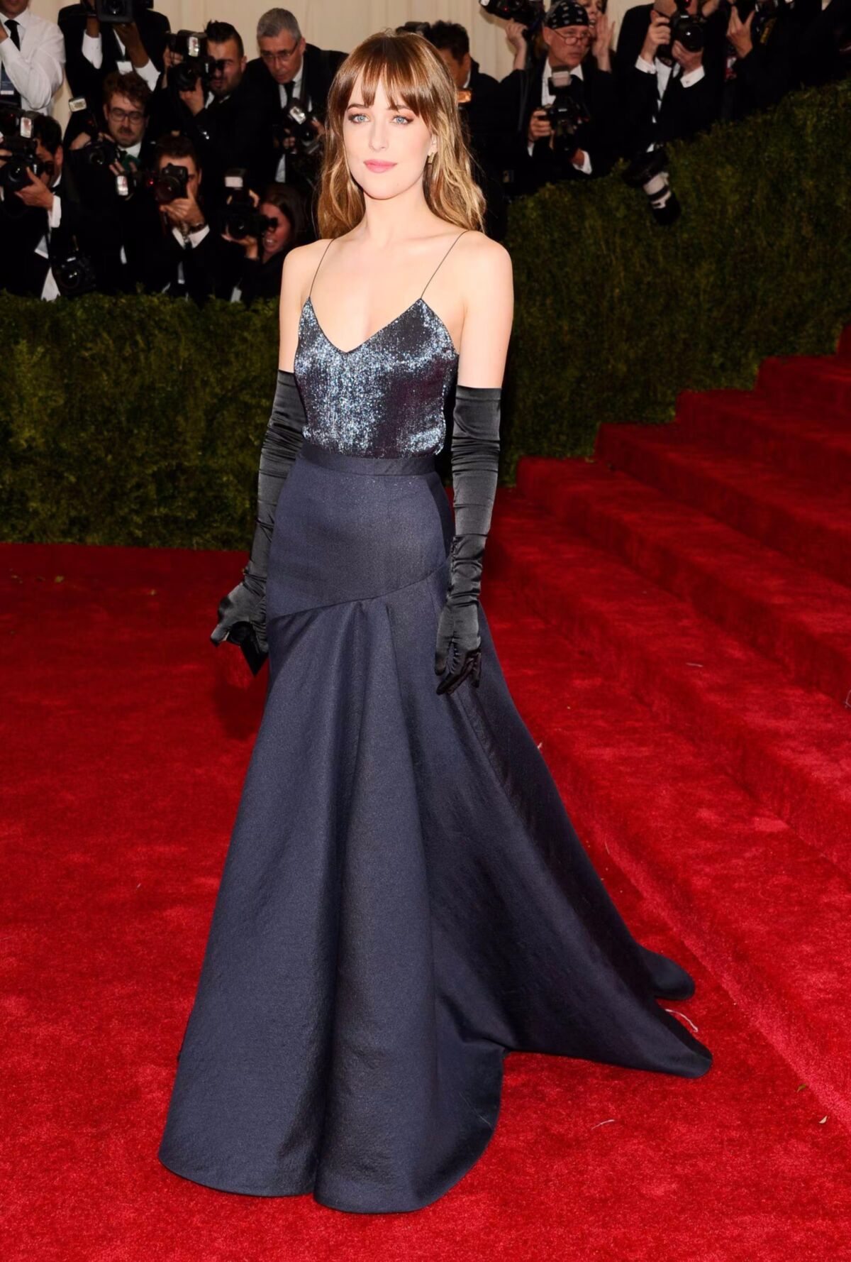 Dakota Johnson Perfect Girl Hair