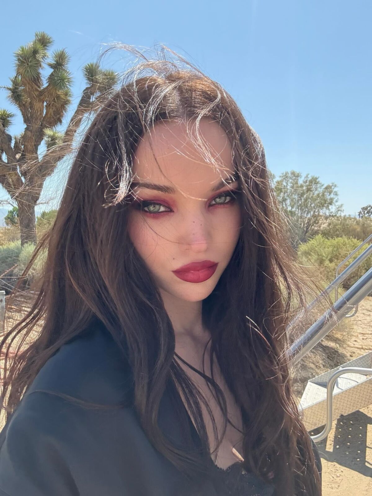 Dove Cameron Vários