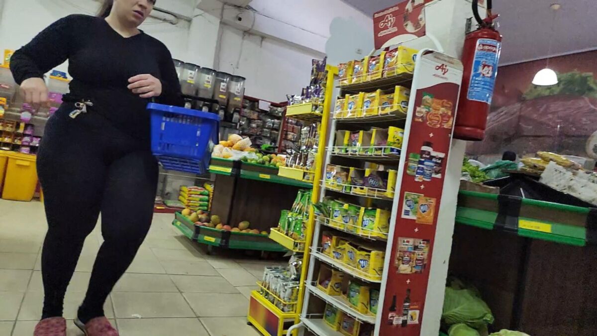 Случайные откровенные девушки для окантовки