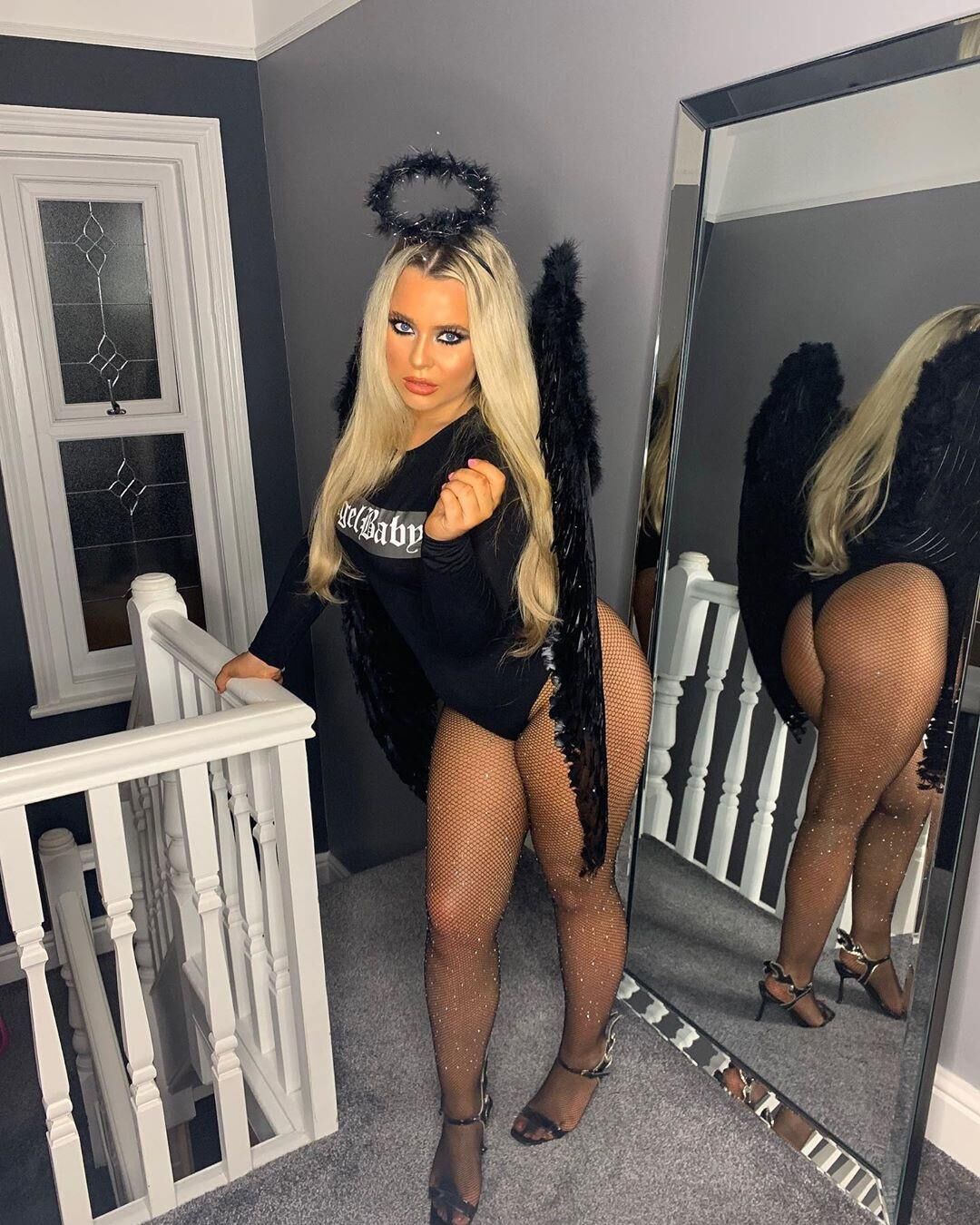 Chav Chav buckable hypersexualized