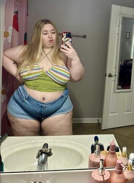 Tiara Big Butt Big Boobs Blonde BBW Girl Mixed Hot Photos