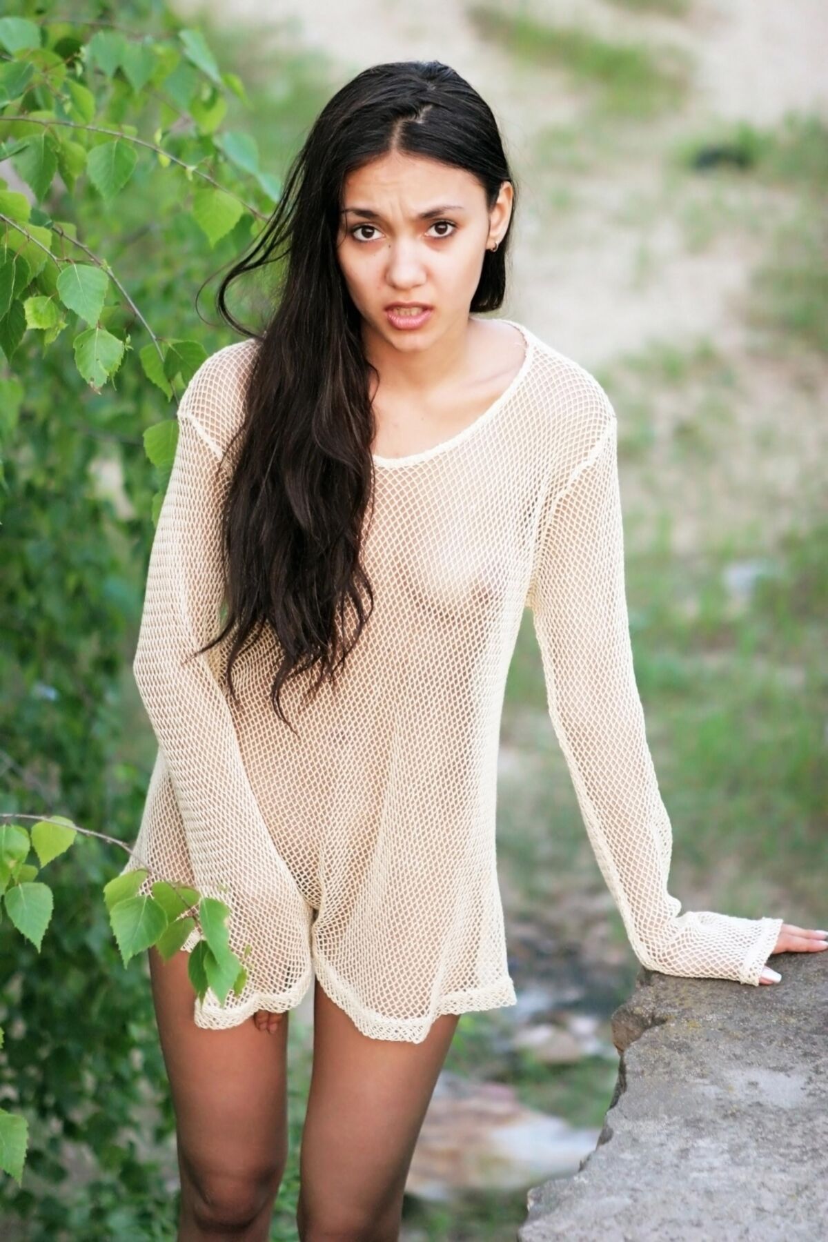 Kamilla / Lydia / Donita adolescente desnuda en la orilla