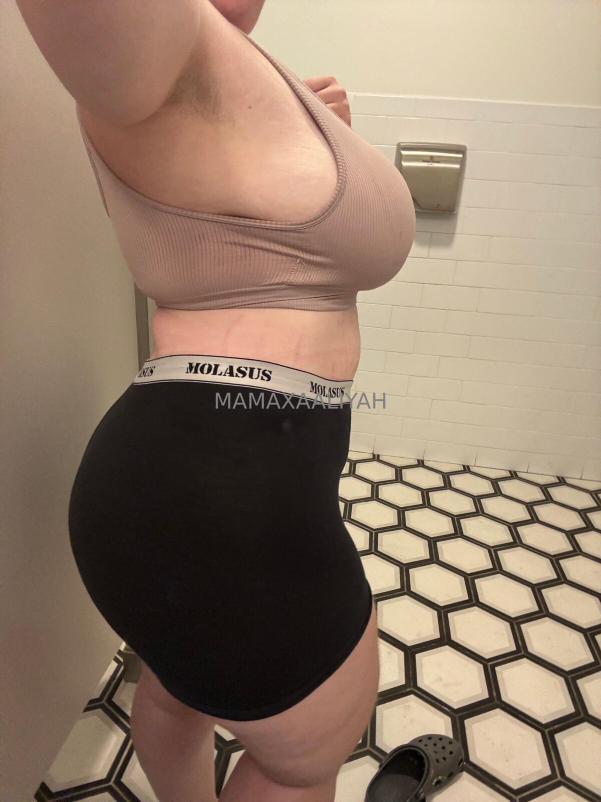 Aliyah énorme cul gros seins blonds bbw girl mixtes photos chaudes