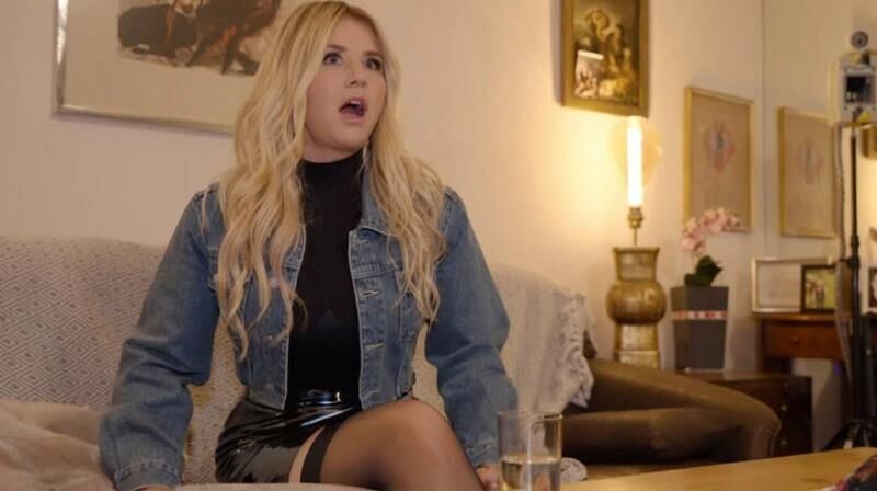 Ai Beatrice Egli dans les nylons