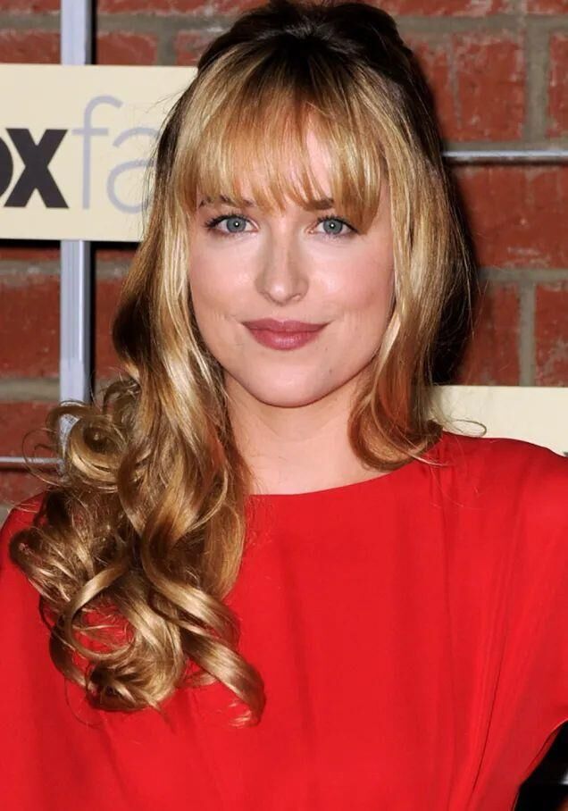 Dakota Johnson Perfect Girl Hair
