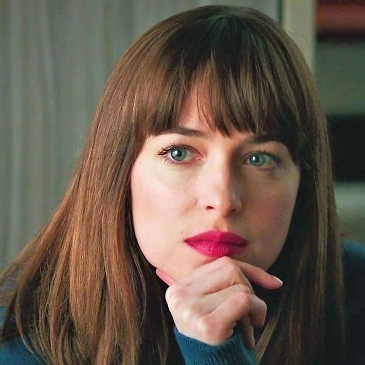 Dakota Johnson Perfect Girl Hair