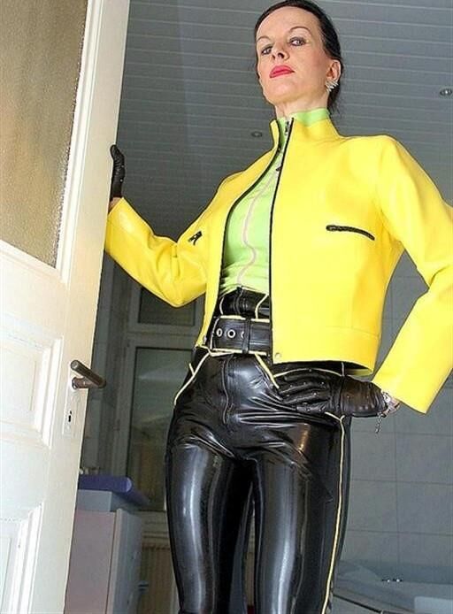 Baronin Euro Fetisch Dominatrix Domina reifen