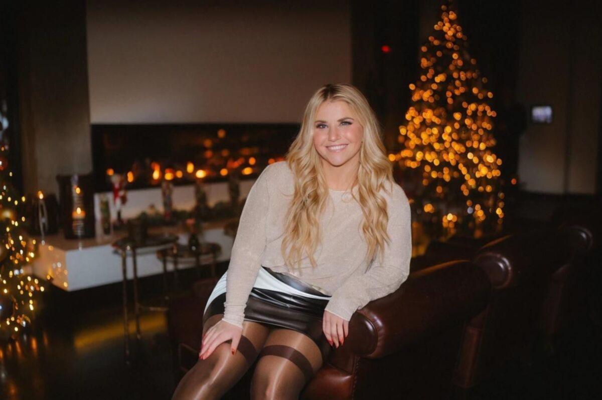 Ai Beatrice Egli dans les nylons