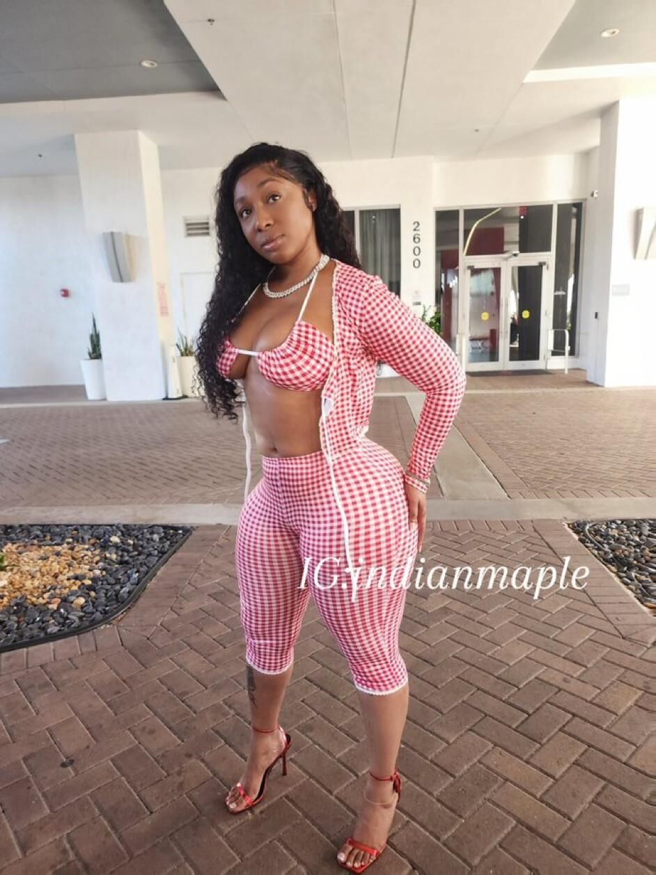 IndianMaple(Roxy Reynolds Jr) 
