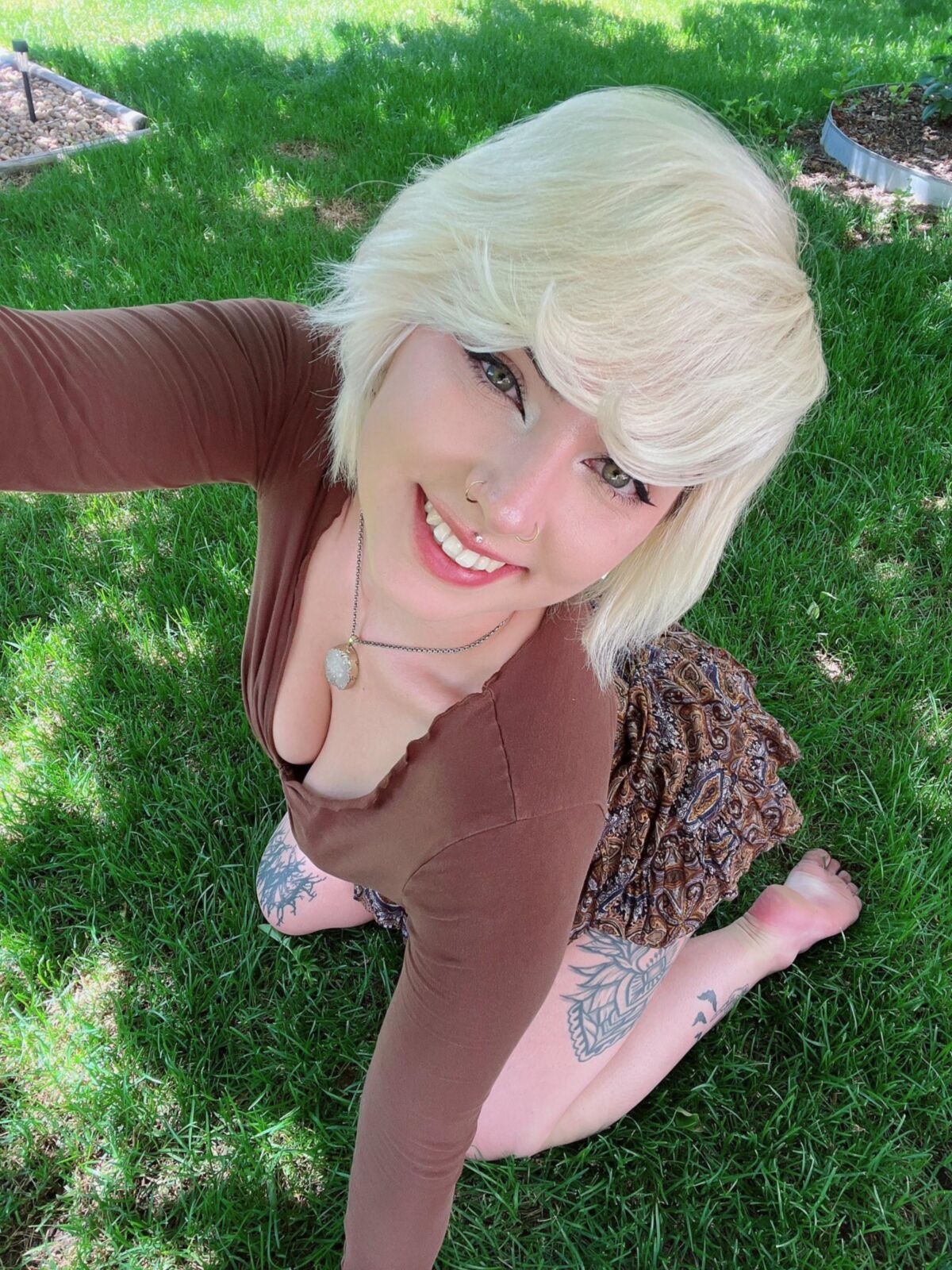 Ree Big Culo Big Boobs Tatuada de belleza Rubia Rubia Mezclados Toteros