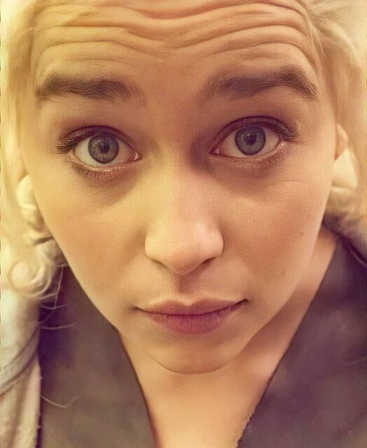 Выберите одну странную, сумасшедшую знаменитость, чтобы просыпаться на лицо в одиночку