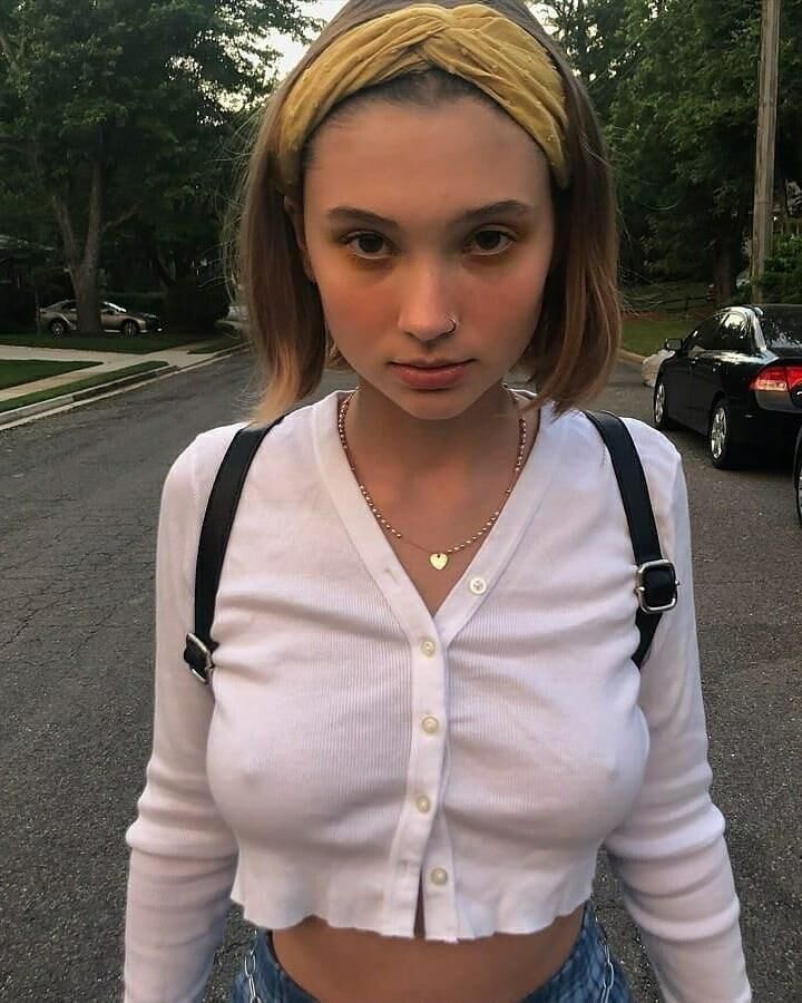 服を着たおっぱい