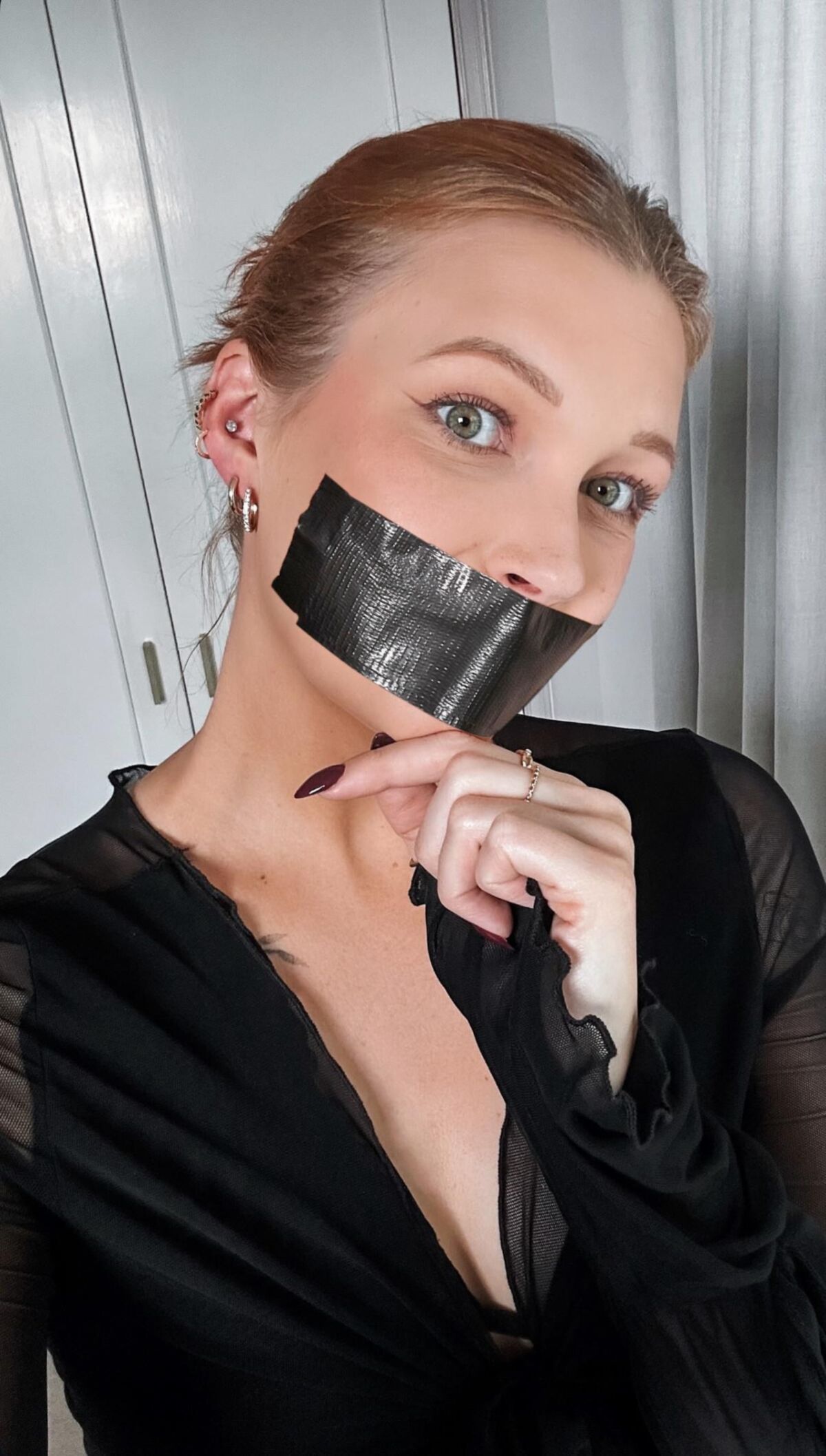 лента заткнута