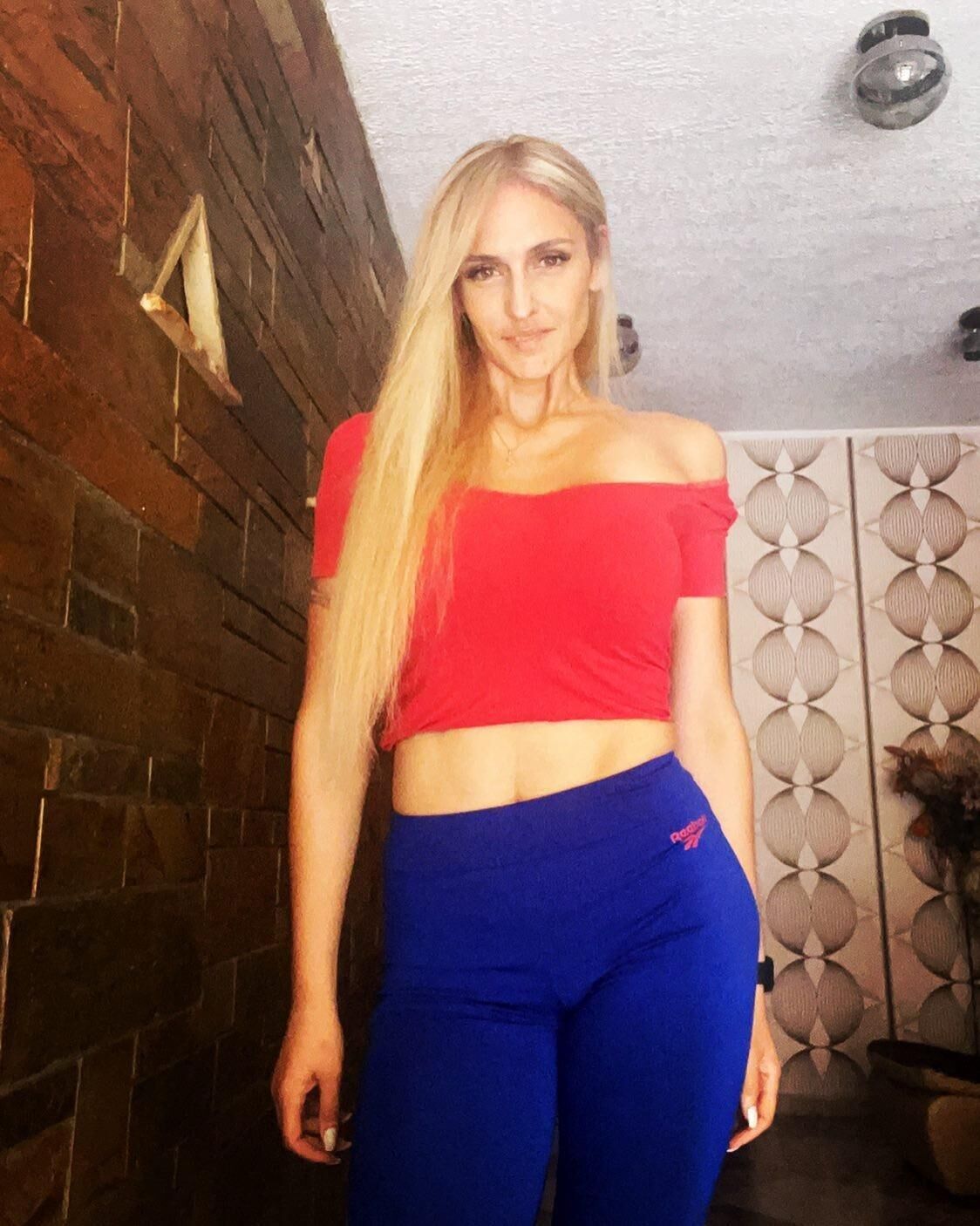Esta mulher grega é digna de mulher madura?