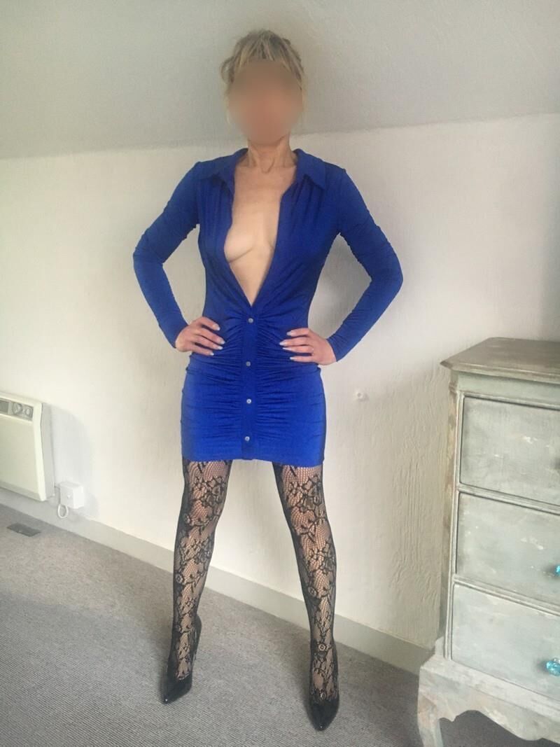 Estelle, hairy French slut wife