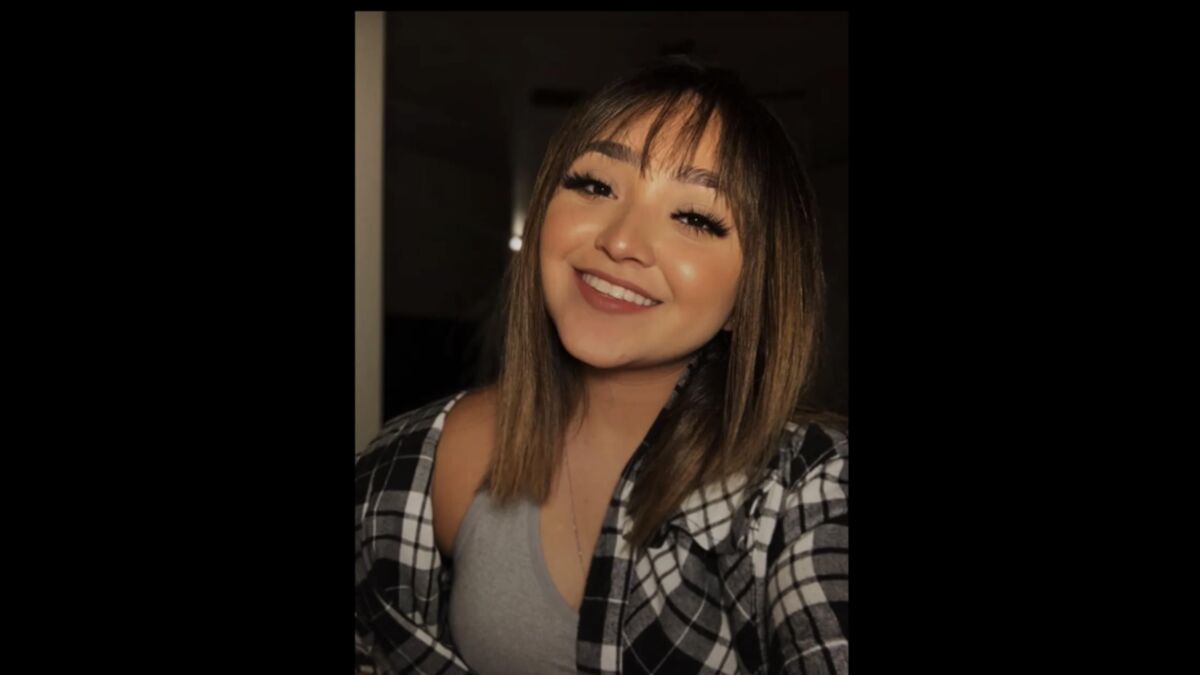 Which one getting your cum on their face?