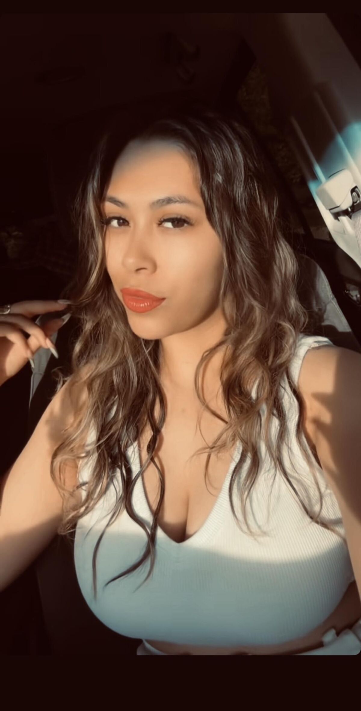 Which one getting your cum on their face?