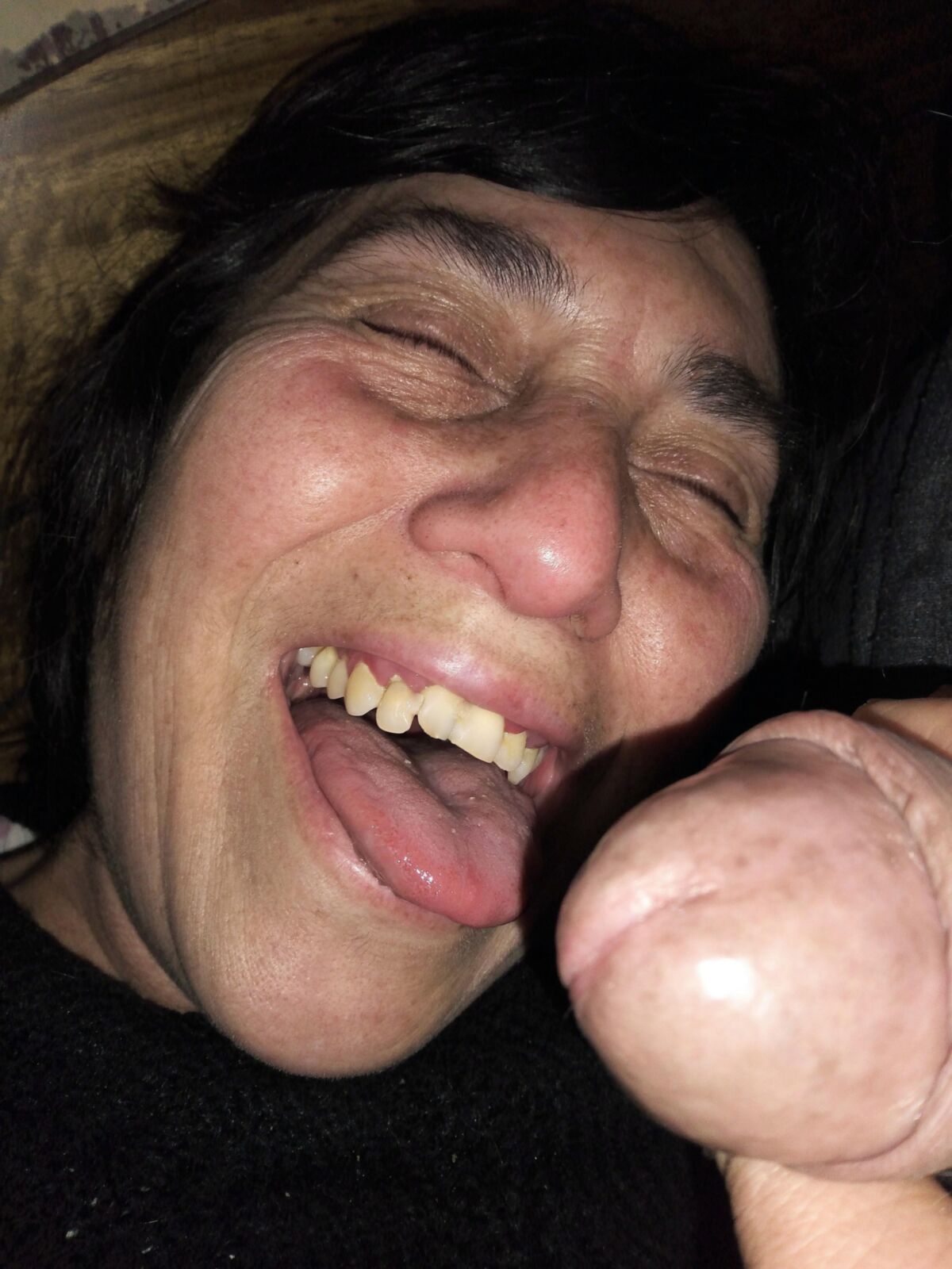 Un vieux laideron um salir sans complexo