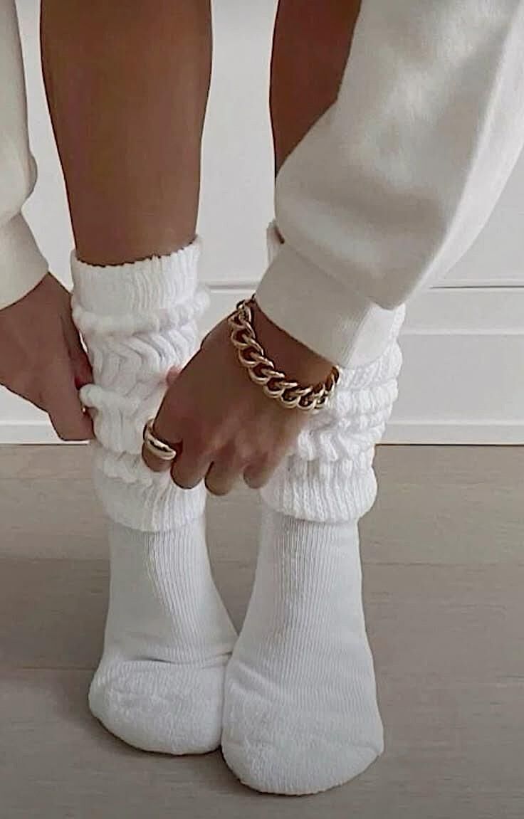 Wer liebt keine Socken und haarige Muschi?